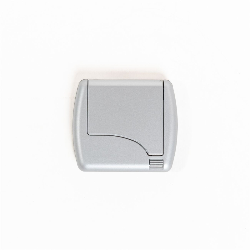 AC171.Reloj de viaje con sistema press up y alarma