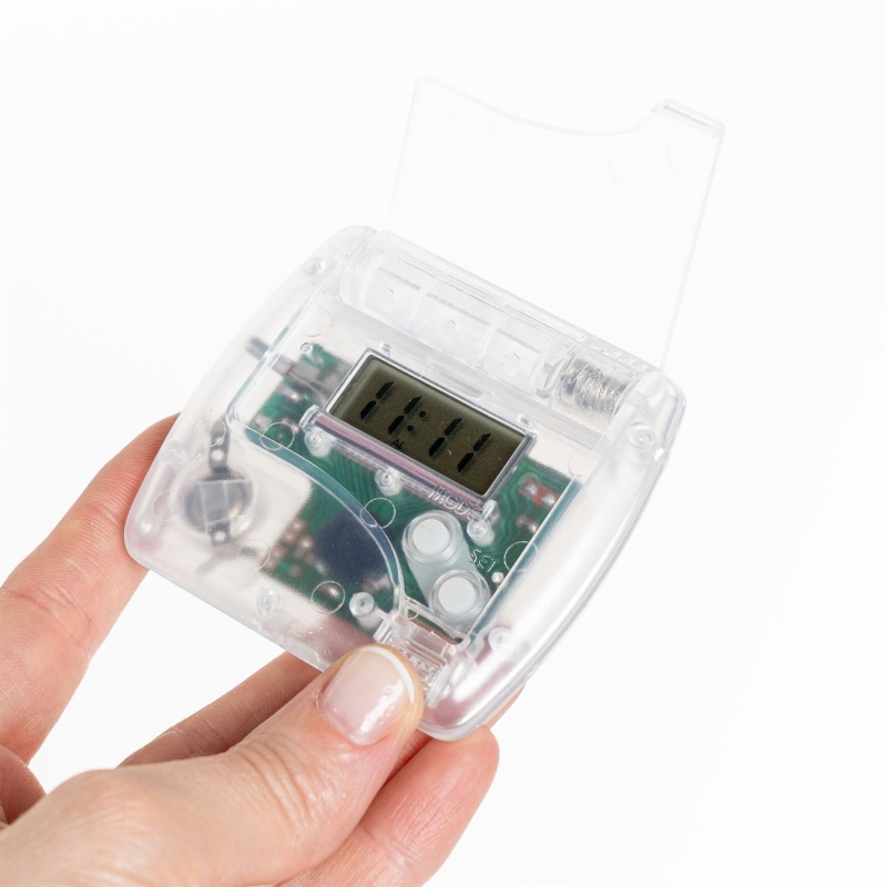 AC171.Reloj de viaje con sistema press up y alarma