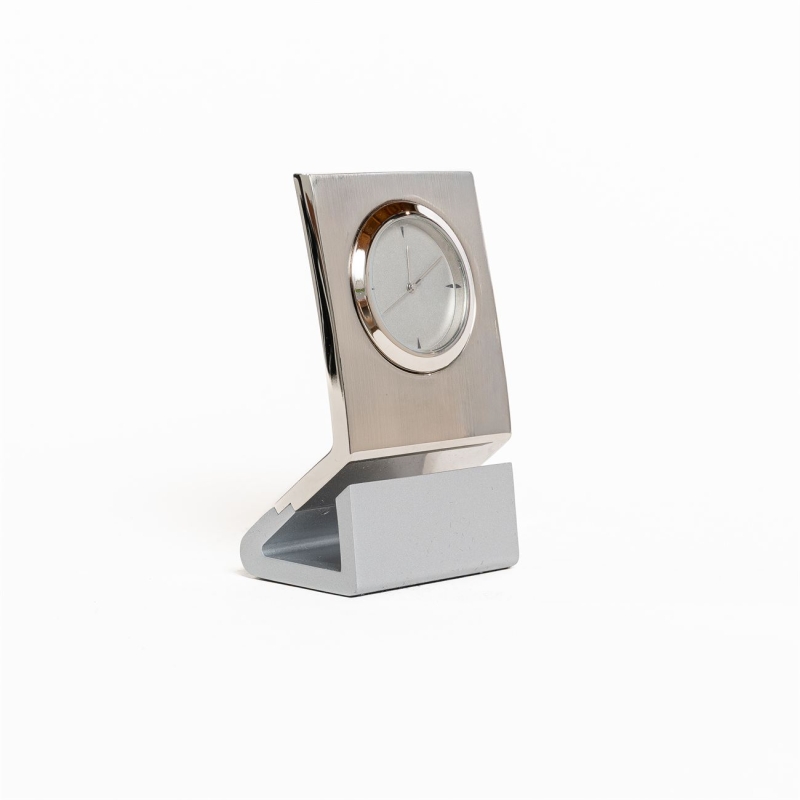 B86278.Reloj de Escritorio Metálico