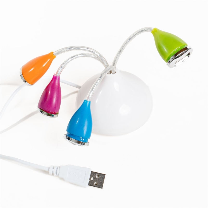 HUB602.Multipuesto USB de cuatro bocas y un cable conector.