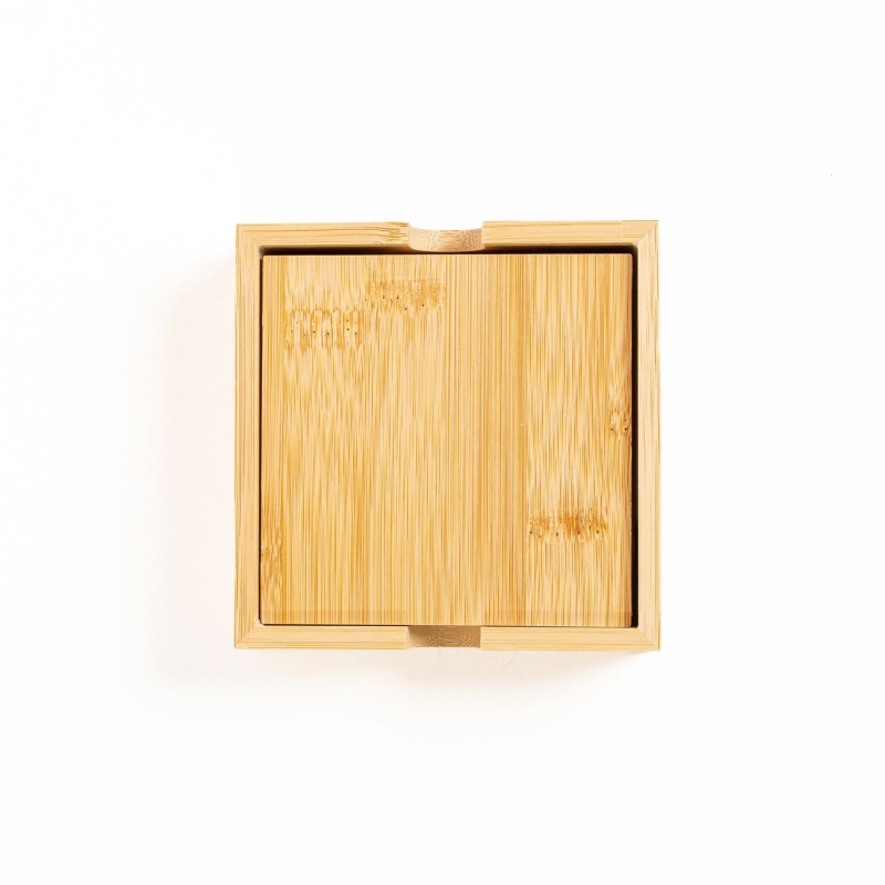 Set de 4 portavasos con base en bamboo