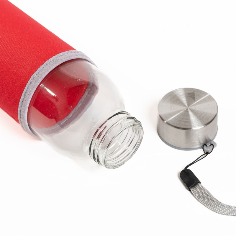 Botella con funda