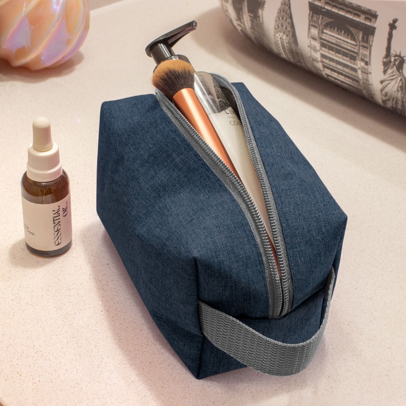 Necessaire
